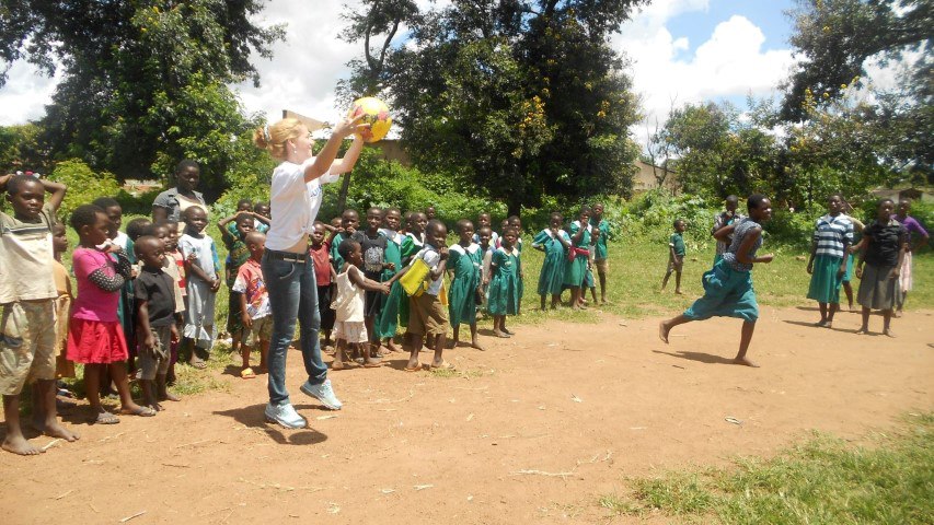 Angelica playing netball